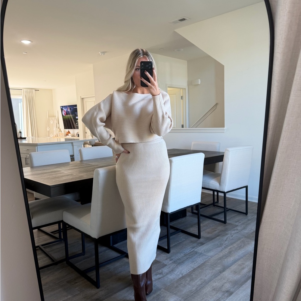 Elegant Cream Knit Set - one arrival - Picture 7 of 9
